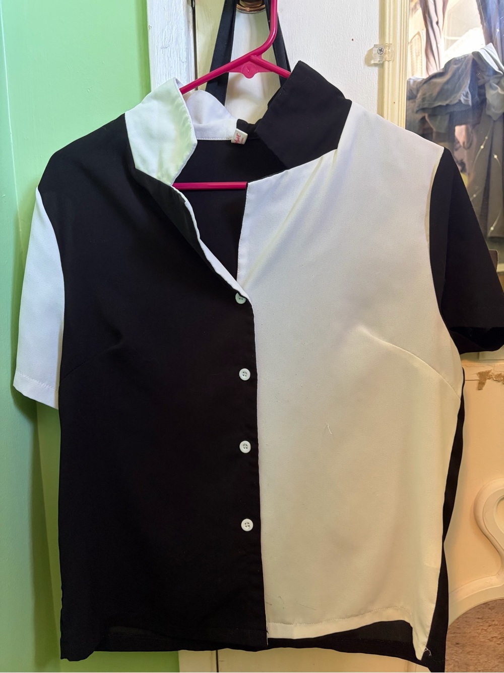 ROMWE Black and White Button-Down Shirt